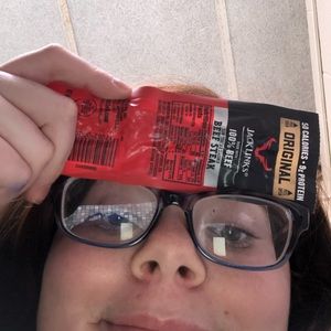 Meet your Posher, Raeia